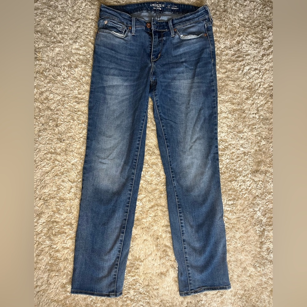 Women’s Denizen Levi’s size 6 skinny jeans